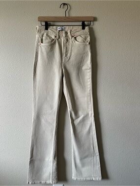Zara Women’s Cream Straight-Leg Jeans